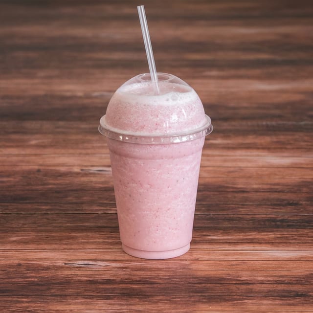 Strawberry Smoothie 16oz.