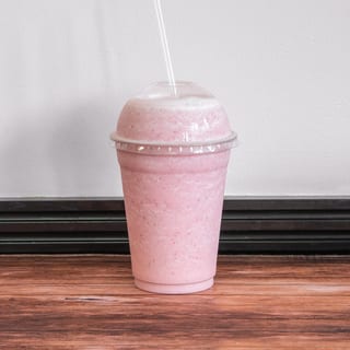 Strawberry Smoothie 16oz